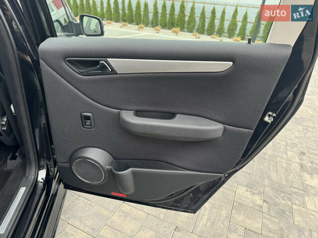 Черный Мерседес Б-класс, объемом двигателя 1.7 л и пробегом 197 тыс. км за 7800 $, фото 19 на Automoto.ua