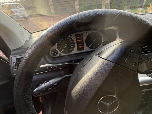 Чорний Мерседес Б-клас, об'ємом двигуна 2 л та пробігом 280 тис. км за 6500 $, фото 4 на Automoto.ua