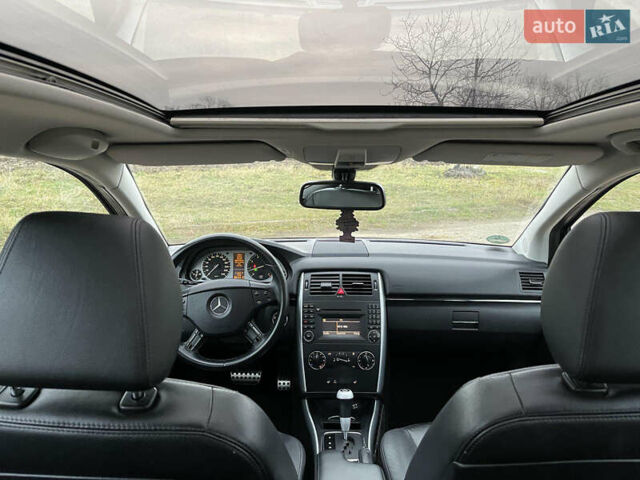 Черный Мерседес Б-класс, объемом двигателя 1.7 л и пробегом 158 тыс. км за 6900 $, фото 24 на Automoto.ua