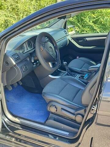 Черный Мерседес Б-класс, объемом двигателя 1.9 л и пробегом 245 тыс. км за 6800 $, фото 11 на Automoto.ua