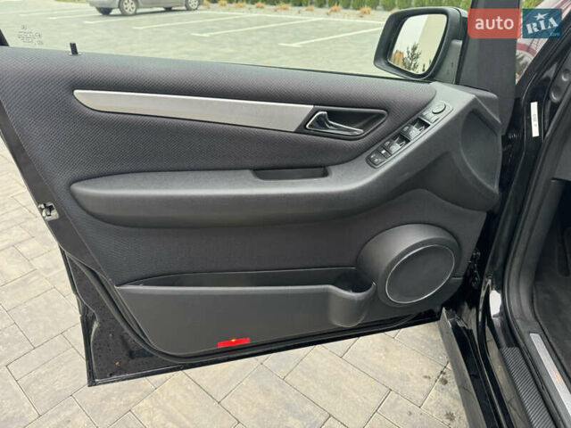 Черный Мерседес Б-класс, объемом двигателя 1.7 л и пробегом 197 тыс. км за 7800 $, фото 24 на Automoto.ua