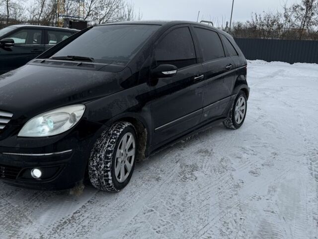 Чорний Мерседес Б-клас, об'ємом двигуна 2 л та пробігом 130 тис. км за 2450 $, фото 2 на Automoto.ua