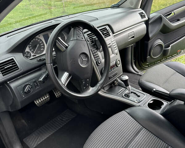 Черный Мерседес Б-класс, объемом двигателя 1.99 л и пробегом 206 тыс. км за 7000 $, фото 8 на Automoto.ua