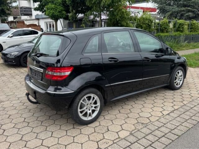 Черный Мерседес Б-класс, объемом двигателя 2 л и пробегом 205 тыс. км за 6750 $, фото 5 на Automoto.ua