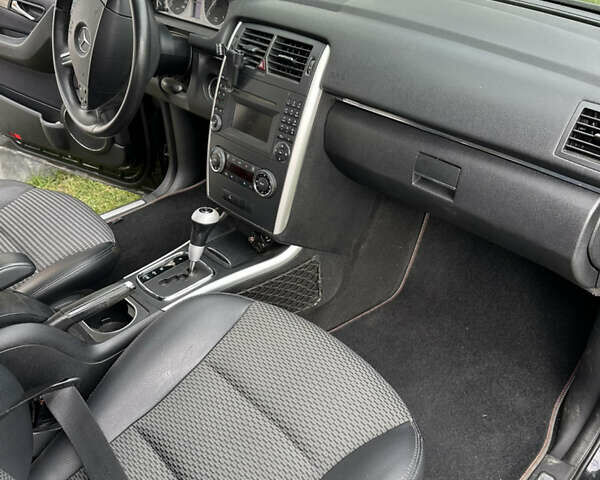 Черный Мерседес Б-класс, объемом двигателя 1.99 л и пробегом 206 тыс. км за 7000 $, фото 3 на Automoto.ua