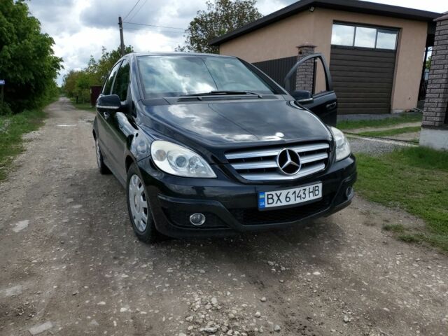 Черный Мерседес Б-класс, объемом двигателя 2 л и пробегом 360 тыс. км за 6700 $, фото 6 на Automoto.ua