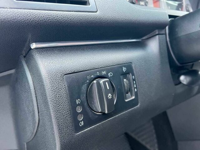 Чорний Мерседес Б-клас, об'ємом двигуна 2.1 л та пробігом 265 тис. км за 6990 $, фото 19 на Automoto.ua