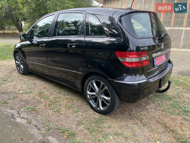 Черный Мерседес Б-класс, объемом двигателя 1.7 л и пробегом 204 тыс. км за 8300 $, фото 6 на Automoto.ua