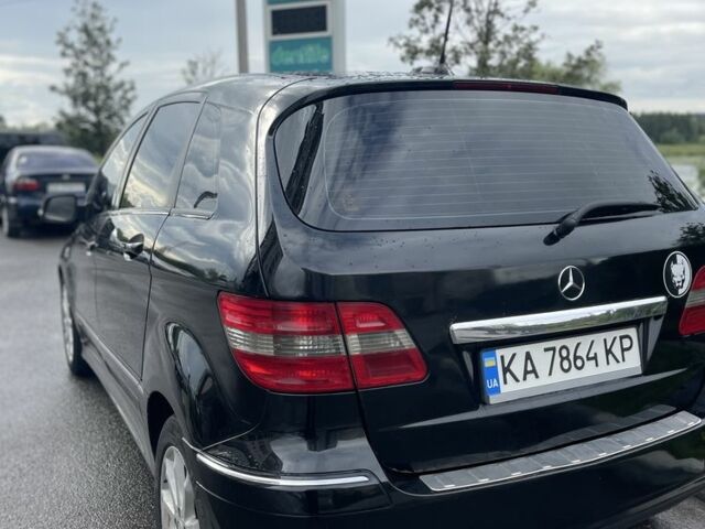 Черный Мерседес Б-класс, объемом двигателя 2 л и пробегом 300 тыс. км за 6500 $, фото 7 на Automoto.ua