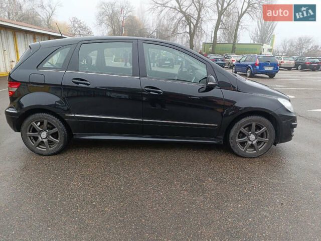 Черный Мерседес Б-класс, объемом двигателя 1.7 л и пробегом 204 тыс. км за 8300 $, фото 47 на Automoto.ua