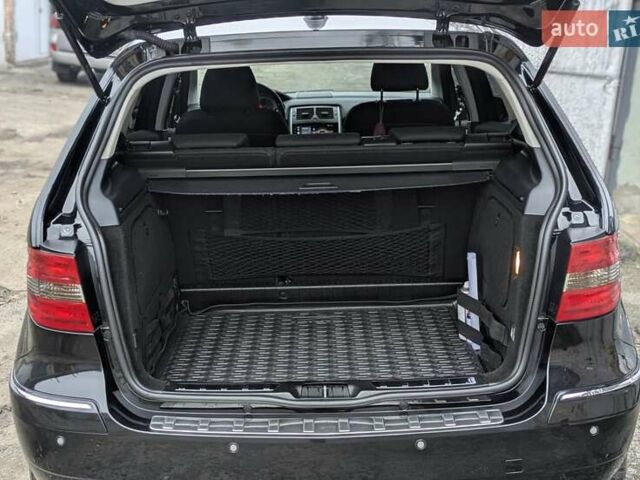 Черный Мерседес Б-класс, объемом двигателя 1.7 л и пробегом 234 тыс. км за 8500 $, фото 5 на Automoto.ua