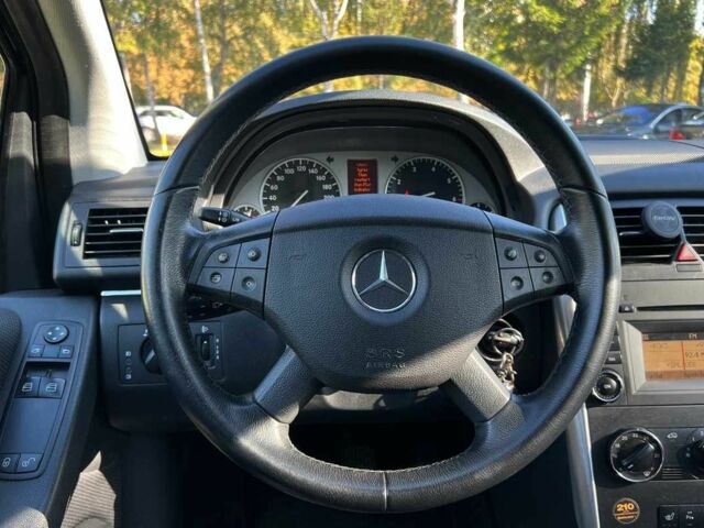 Мерседес Б-класс 2009 в Львове на Automoto.ua Черный Мерседес Б-класс, объемом двигателя 1.7 л и пробегом 213 тыс. км за 7650 $, фото 15 на Automoto.ua