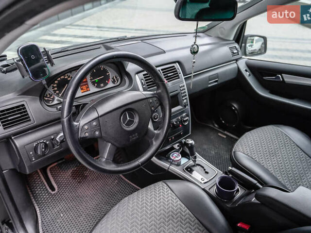 Мерседес Б-клас 2009 у Львові на Automoto.ua Чорний Мерседес Б-клас, об'ємом двигуна 1.99 л та пробігом 268 тис. км за 7583 $, фото 6 на Automoto.ua