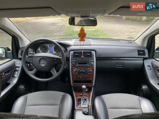 Черный Мерседес Б-класс, объемом двигателя 1.7 л и пробегом 204 тыс. км за 8300 $, фото 19 на Automoto.ua