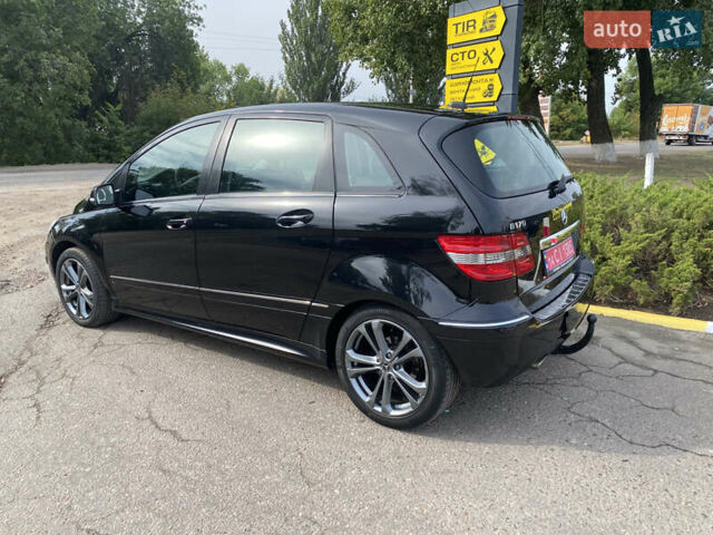 Черный Мерседес Б-класс, объемом двигателя 1.7 л и пробегом 204 тыс. км за 8300 $, фото 35 на Automoto.ua