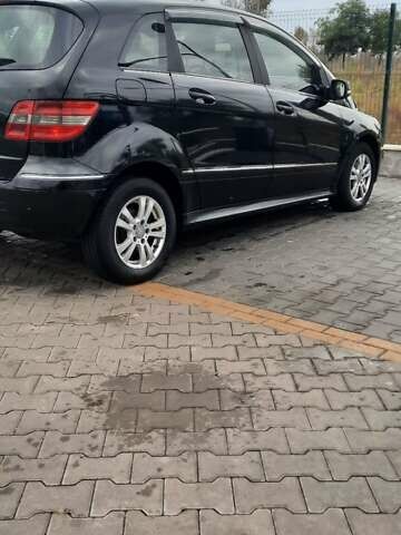 Чорний Мерседес Б-клас, об'ємом двигуна 1.5 л та пробігом 230 тис. км за 7500 $, фото 5 на Automoto.ua