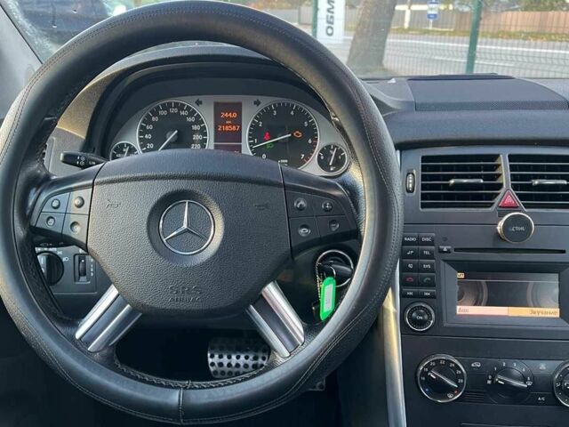 Мерседес Б-клас 2009 у Коломые на Automoto.ua Чорний Мерседес Б-клас, об'ємом двигуна 2 л та пробігом 218 тис. км за 7600 $, фото 10 на Automoto.ua