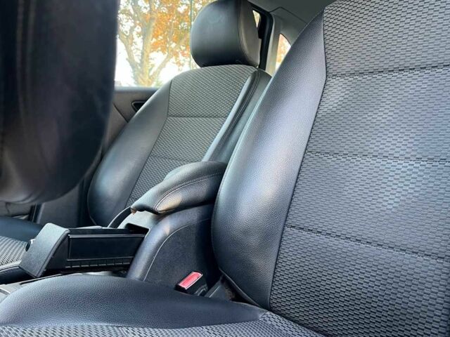 Мерседес Б-клас 2009 у Коломые на Automoto.ua Чорний Мерседес Б-клас, об'ємом двигуна 2 л та пробігом 218 тис. км за 7600 $, фото 18 на Automoto.ua