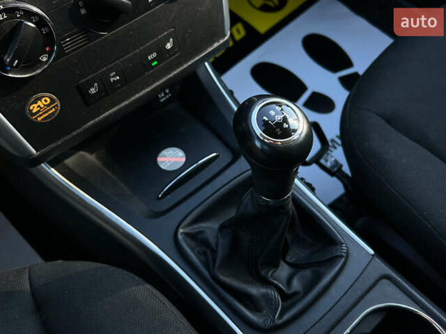 Чорний Мерседес Б-клас, об'ємом двигуна 1.7 л та пробігом 215 тис. км за 7650 $, фото 13 на Automoto.ua