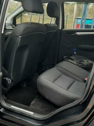 Чорний Мерседес Б-клас, об'ємом двигуна 1.5 л та пробігом 230 тис. км за 7500 $, фото 4 на Automoto.ua