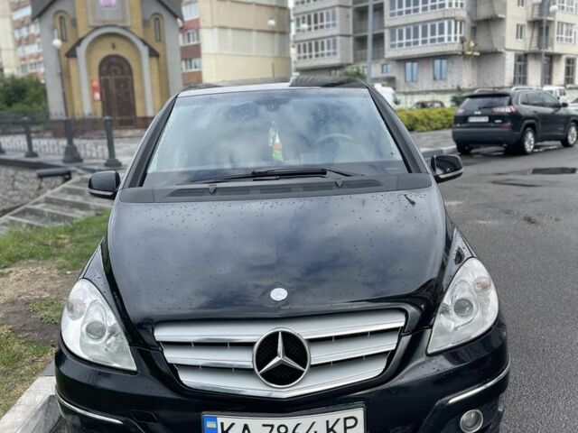 Черный Мерседес Б-класс, объемом двигателя 2 л и пробегом 300 тыс. км за 6500 $, фото 1 на Automoto.ua