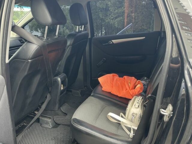 Черный Мерседес Б-класс, объемом двигателя 2 л и пробегом 300 тыс. км за 6500 $, фото 10 на Automoto.ua