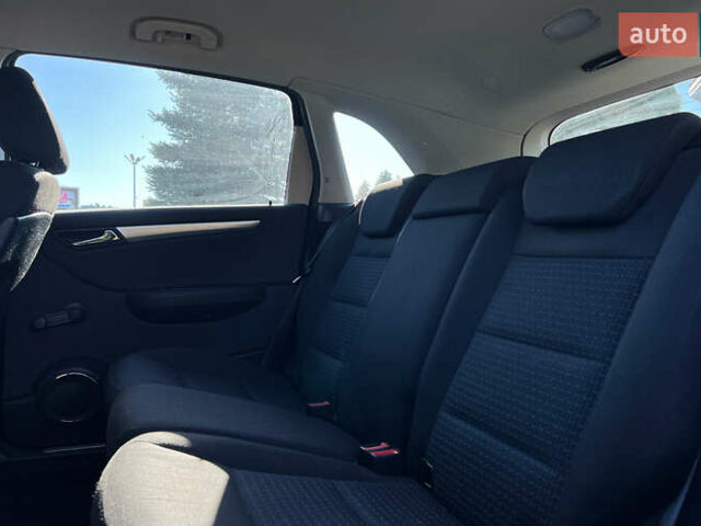 Чорний Мерседес Б-клас, об'ємом двигуна 1.7 л та пробігом 215 тис. км за 7650 $, фото 14 на Automoto.ua