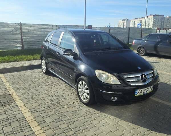 Черный Мерседес Б-класс, объемом двигателя 1.7 л и пробегом 103 тыс. км за 7500 $, фото 1 на Automoto.ua