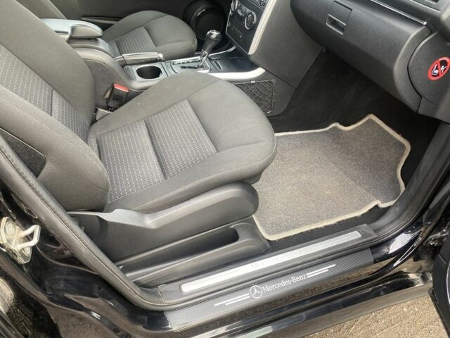 Черный Мерседес Б-класс, объемом двигателя 1.7 л и пробегом 198 тыс. км за 7850 $, фото 5 на Automoto.ua