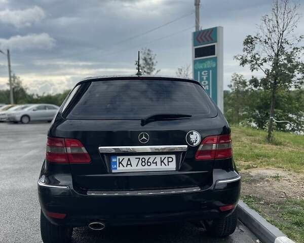 Черный Мерседес Б-класс, объемом двигателя 2 л и пробегом 300 тыс. км за 7500 $, фото 5 на Automoto.ua