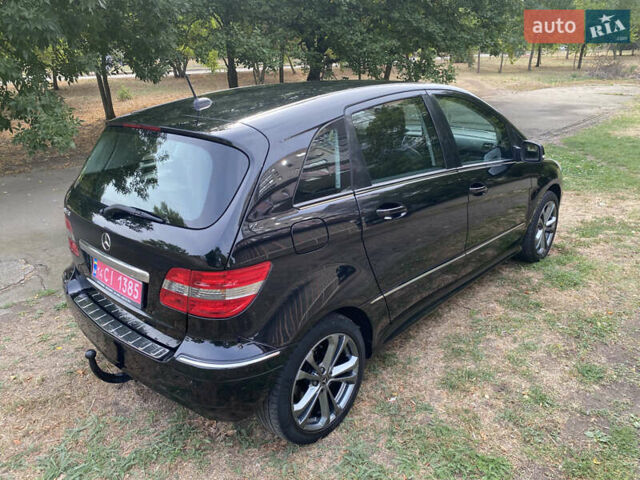 Черный Мерседес Б-класс, объемом двигателя 1.7 л и пробегом 204 тыс. км за 8300 $, фото 29 на Automoto.ua