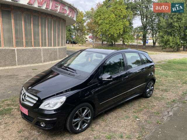 Черный Мерседес Б-класс, объемом двигателя 1.7 л и пробегом 204 тыс. км за 8300 $, фото 10 на Automoto.ua