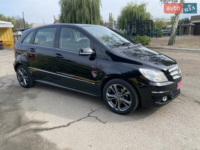 Черный Мерседес Б-класс, объемом двигателя 1.7 л и пробегом 204 тыс. км за 8300 $, фото 32 на Automoto.ua