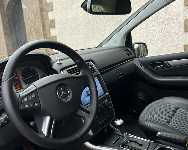 Чорний Мерседес Б-клас, об'ємом двигуна 1.99 л та пробігом 231 тис. км за 8999 $, фото 8 на Automoto.ua