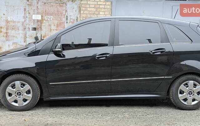 Черный Мерседес Б-класс, объемом двигателя 1.7 л и пробегом 234 тыс. км за 8500 $, фото 3 на Automoto.ua