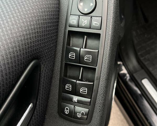 Чорний Мерседес Б-клас, об'ємом двигуна 1.99 л та пробігом 231 тис. км за 8999 $, фото 21 на Automoto.ua