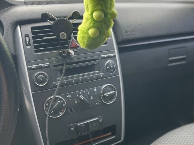 Черный Мерседес Б-класс, объемом двигателя 2 л и пробегом 300 тыс. км за 6500 $, фото 14 на Automoto.ua