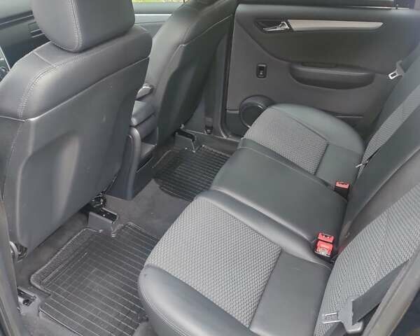 Черный Мерседес Б-класс, объемом двигателя 1.99 л и пробегом 220 тыс. км за 9000 $, фото 11 на Automoto.ua