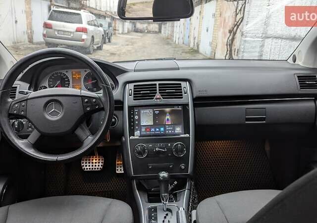 Черный Мерседес Б-класс, объемом двигателя 1.7 л и пробегом 234 тыс. км за 8500 $, фото 6 на Automoto.ua