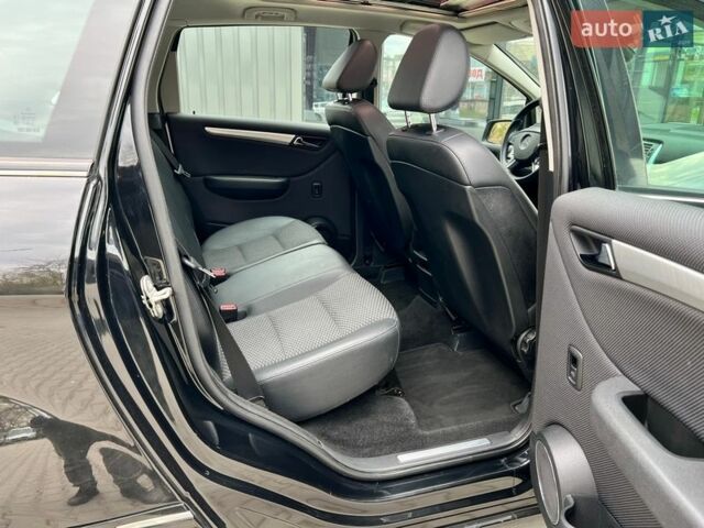 Чорний Мерседес Б-клас, об'ємом двигуна 1.99 л та пробігом 253 тис. км за 7500 $, фото 21 на Automoto.ua