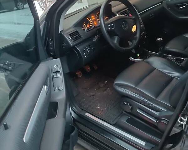 Чорний Мерседес Б-клас, об'ємом двигуна 2 л та пробігом 281 тис. км за 6300 $, фото 8 на Automoto.ua