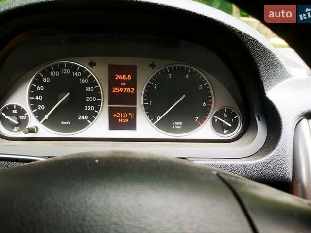 Чорний Мерседес Б-клас, об'ємом двигуна 2 л та пробігом 250 тис. км за 7800 $, фото 9 на Automoto.ua