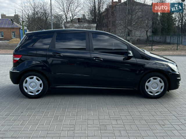 Черный Мерседес Б-класс, объемом двигателя 1.99 л и пробегом 150 тыс. км за 6900 $, фото 7 на Automoto.ua