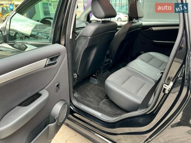 Чорний Мерседес Б-клас, об'ємом двигуна 1.99 л та пробігом 253 тис. км за 7500 $, фото 19 на Automoto.ua