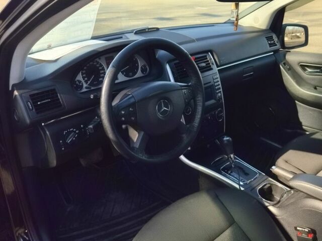 Чорний Мерседес Б-клас, об'ємом двигуна 1.5 л та пробігом 235 тис. км за 7500 $, фото 13 на Automoto.ua