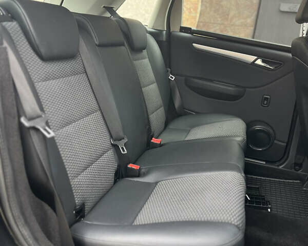 Чорний Мерседес Б-клас, об'ємом двигуна 1.99 л та пробігом 231 тис. км за 8999 $, фото 13 на Automoto.ua