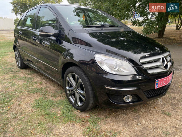 Черный Мерседес Б-класс, объемом двигателя 1.7 л и пробегом 204 тыс. км за 8300 $, фото 12 на Automoto.ua