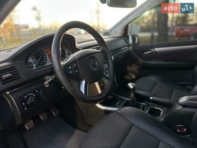 Черный Мерседес Б-класс, объемом двигателя 1.5 л и пробегом 222 тыс. км за 8200 $, фото 25 на Automoto.ua