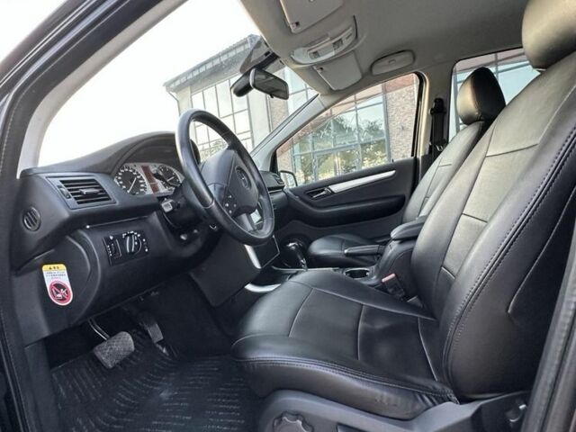 Чорний Мерседес Б-клас, об'ємом двигуна 1.7 л та пробігом 3 тис. км за 8000 $, фото 4 на Automoto.ua