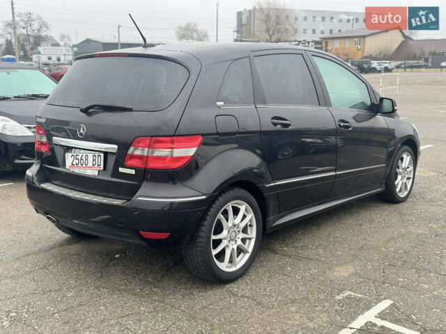 Черный Мерседес Б-класс, объемом двигателя 1.7 л и пробегом 47 тыс. км за 8900 $, фото 8 на Automoto.ua